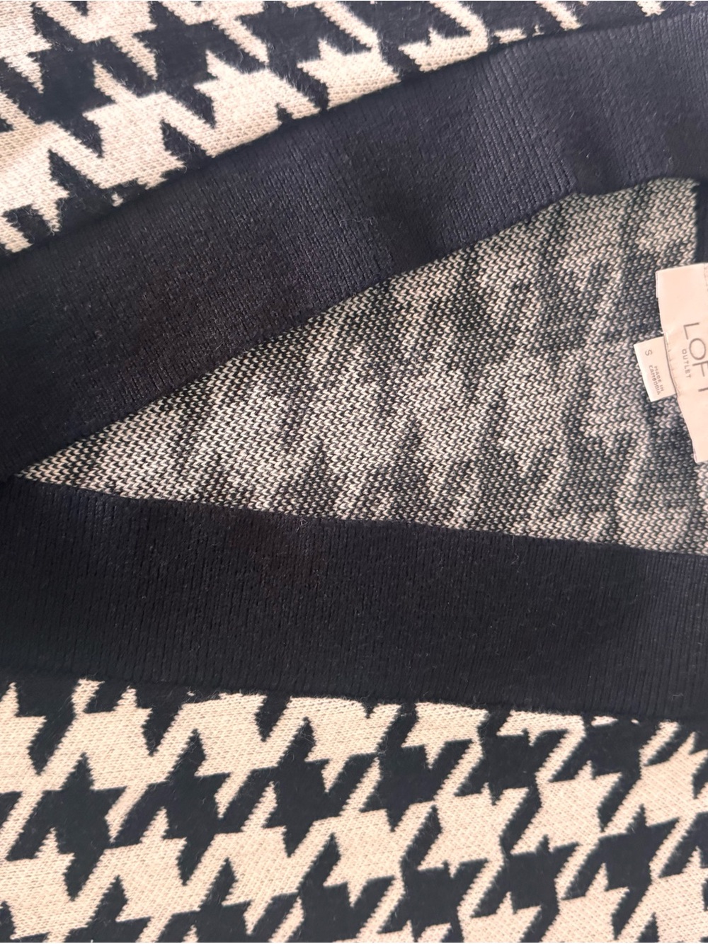 LOFT Black and White Houndstooth Knit Cardigan size small - Picture 2 of 5